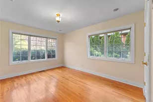 46 Nassau Dr, Great Neck, NY 11021 - Photo 14
