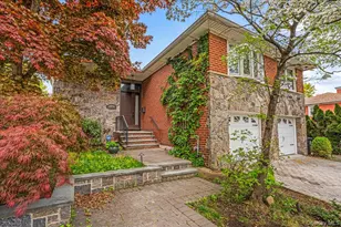 138-39 11th Ave, Whitestone, NY 11357 - Photo 2