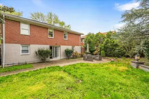 138-39 11th Ave, Whitestone, NY 11357 - Photo 18