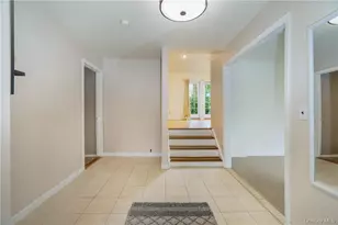 7 Susan Ct, White Plains, NY 10605 - Photo 2