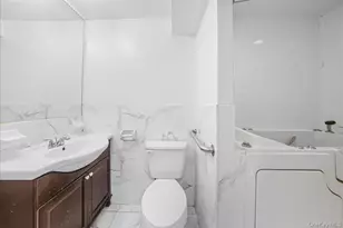 109-45 173rd St, Jamaica, NY 11433 - Photo 10
