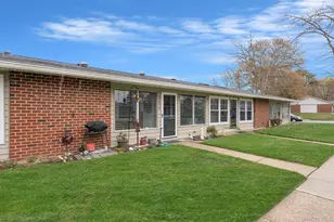 265 Newcastle Ct, Ridge, NY 11961 - Photo 4