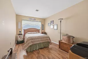 265 Newcastle Ct, Ridge, NY 11961 - Photo 24