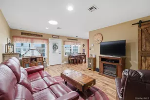 265 Newcastle Ct, Ridge, NY 11961 - Photo 10