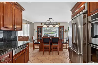 795 Herman Avenue, Franklin Square, NY 11010 - Photo 10