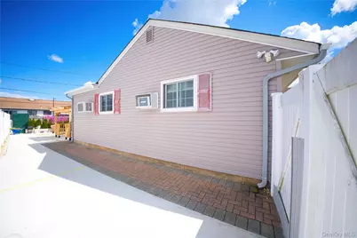 65 Cheshire Road, Bethpage, NY 11714 - Photo 6