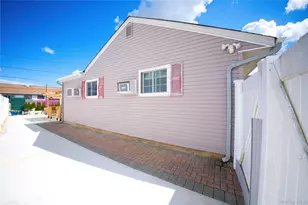 65 Cheshire Rd, Bethpage, NY 11714 - Photo 6