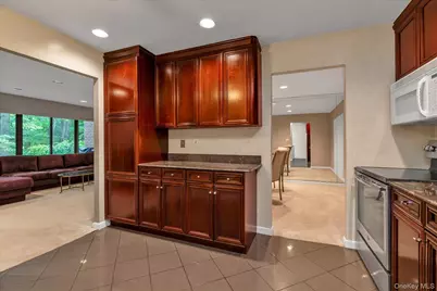 41 Spring Hollow, Roslyn, NY 11576 - Photo 10