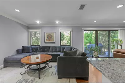 62 Wimbledon Drive, Roslyn, NY 11576 - Photo 14