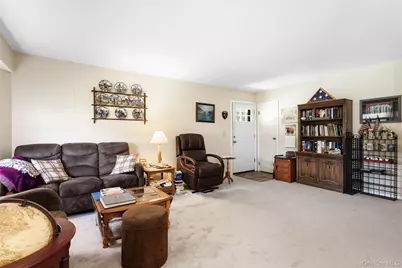 37 Sussex Drive #B, Yorktown Heights, NY 10598 - Photo 2