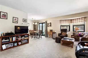 37 Sussex Dr, Yorktown Heights, NY 10598 - Photo 4