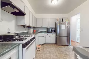 79-20 Kneeland Ave, Elmhurst, NY 11373 - Photo 22