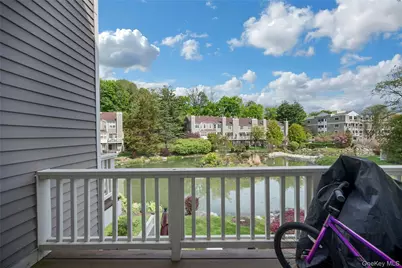 1102 Pondside Drive, White Plains, NY 10607 - Photo 10