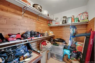 1102 Pondside Dr, White Plains, NY 10607 - Photo 24