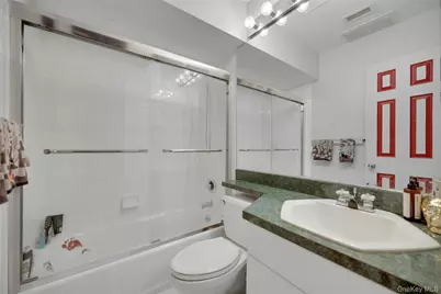 1102 Pondside Drive, White Plains, NY 10607 - Photo 24
