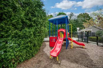 1102 Pondside Drive, White Plains, NY 10607 - Photo 30