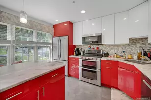 1102 Pondside Dr, White Plains, NY 10607 - Photo 12