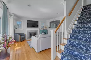 113 Roosevelt Ave, Islip, NY 11751 - Photo 2