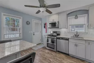 113 Roosevelt Ave, Islip, NY 11751 - Photo 8