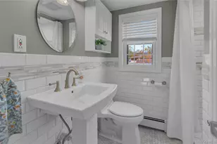 113 Roosevelt Ave, Islip, NY 11751 - Photo 16
