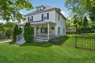17 Riggs Pl, Locust Valley, NY 11560 - Photo 2