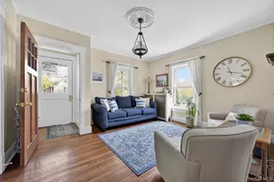 17 Riggs Pl, Locust Valley, NY 11560 - Photo 6