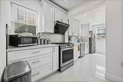 6 Dubonnet Road, Valley Stream, NY 11581 - Photo 2