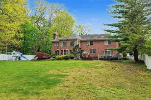 12 Chauncey Pl, Woodbury, NY 11797 - Photo 32