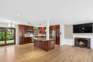 22 Baylis Pl, Syosset, NY 11791 - Photo 8