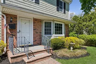 22 Baylis Pl, Syosset, NY 11791 - Photo 4