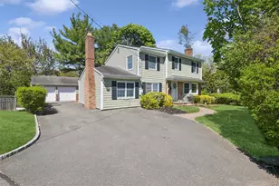 22 Baylis Pl, Syosset, NY 11791 - Photo 2