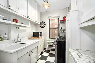 246 Bronxville Road #I3, Bronxville, NY 10708 - Photo 10