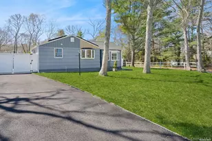 94 E Bay Ave, Hampton Bays, NY 11946 - Photo 2