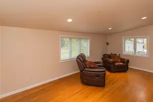 5 Laurie Ln, Newburgh, NY 12550 - Photo 8