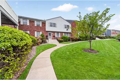 31 Doxbury Lane, Suffern, NY 10901 - Photo 2