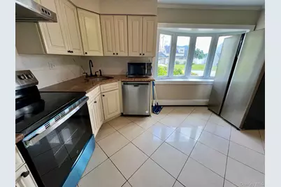 51 Friendly, Hicksville, NY 11801 - Photo 2