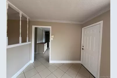 51 Friendly, Hicksville, NY 11801 - Photo 4
