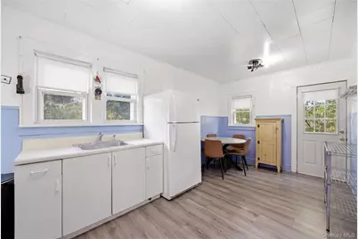 25 Lamport Avenue, Port Jefferson Station, NY 11776 - Photo 12