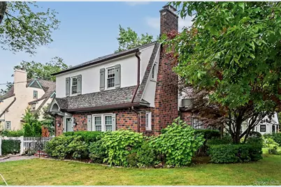 25 Vanderburgh Avenue, Larchmont, NY 10538 - Photo 1