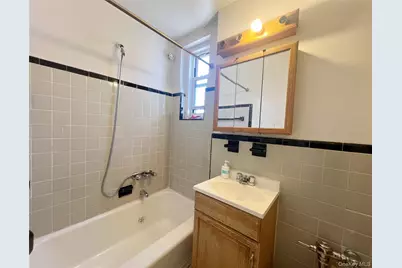 3011 Parsons Boulevard #7N, Flushing, NY 11354 - Photo 10