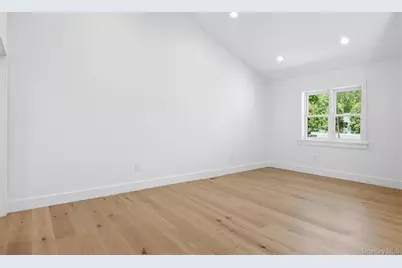 7 Mortimer Street, Westhampton Beach, NY 11978 - Photo 16