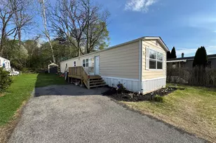 621 Sheafe Rd, Poughkeepsie, NY 12601 - Photo 2