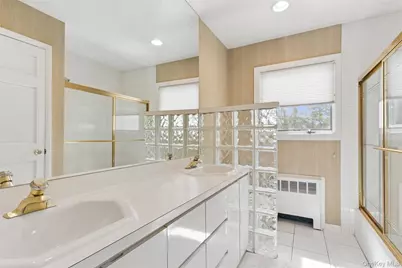 2064 Oliver Way, Merrick, NY 11566 - Photo 26
