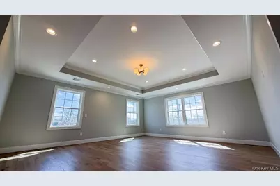 3421 Hawthorne Drive N, Wantagh, NY 11793 - Photo 20