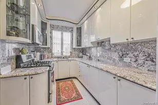102-01 62nd Rd, Forest Hills, NY 11375 - Photo 6