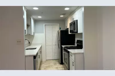103 Birchwood Road #103, Medford, NY 11763 - Photo 4