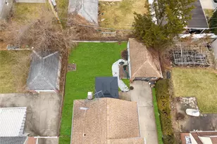 24 Jackson Ave, Elmont, NY 11003 - Photo 24