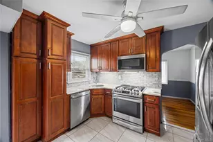 24 Jackson Ave, Elmont, NY 11003 - Photo 8