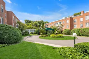 1390 Broadway, Hewlett, NY 11557 - Photo 18