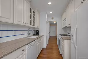 1390 Broadway, Hewlett, NY 11557 - Photo 6